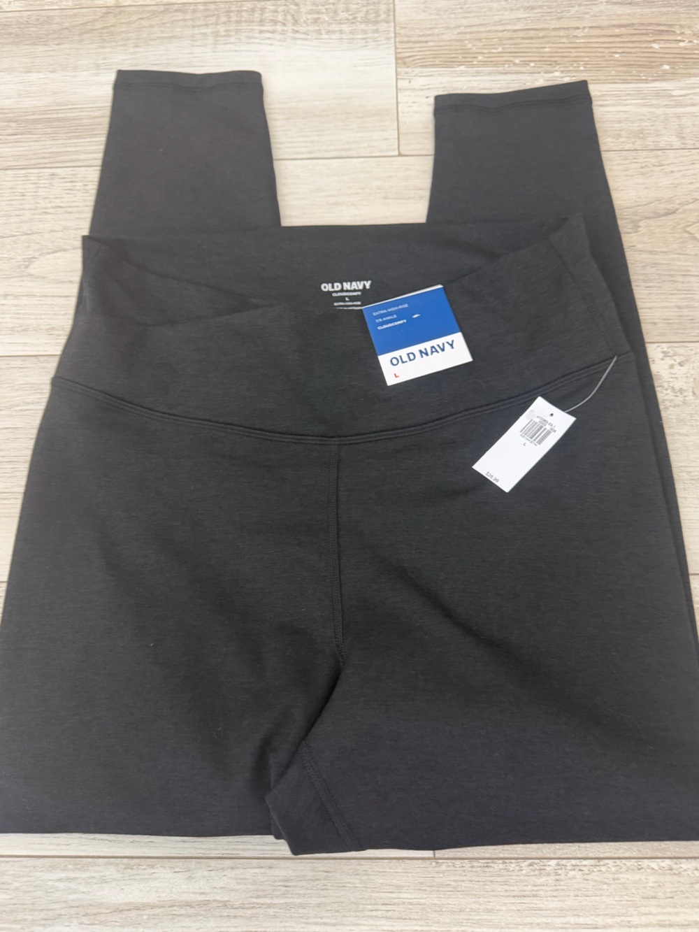NWT Old Navy Extra High-Rise CloudComfy 7/8 Leggings Black L